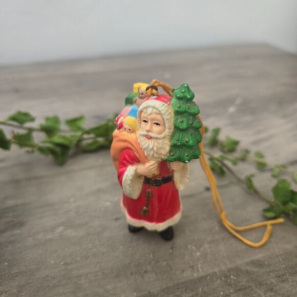 3/$15 ☀️ Vintage 1970s Santa Ornament – Plaster & Plastic – EUC – 10 cm x 2 cm - Picture 4 of 6